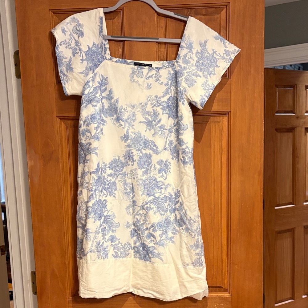 Beautiful gap floral dress size 6